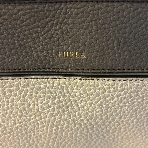 Furla Made in Italy Genu Leather Small Handbag - Picture 3 of 11